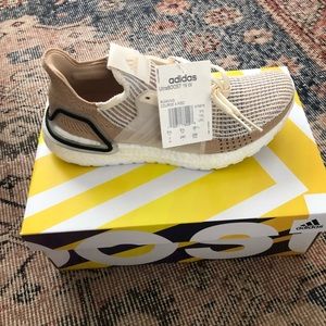 Adidas UltraBOOST 19 W size 7